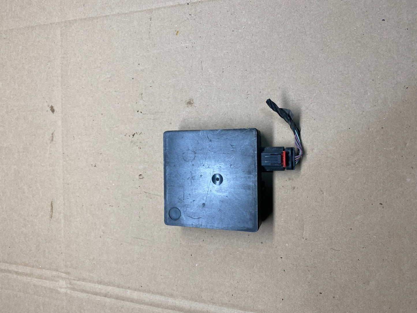 2013 to 2018 Ford Lincoln Rear Radar Blind Spot Module r8717 DG0