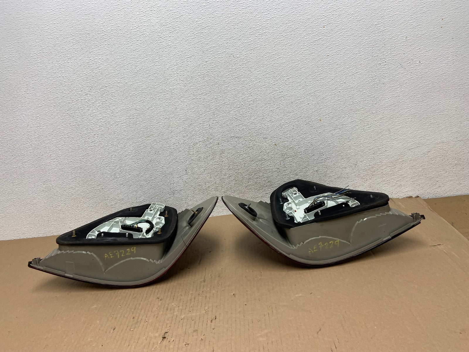 2003-2006 Mercedes E Class Sedan Left+Right Side Tail Lights AE7229 DW10