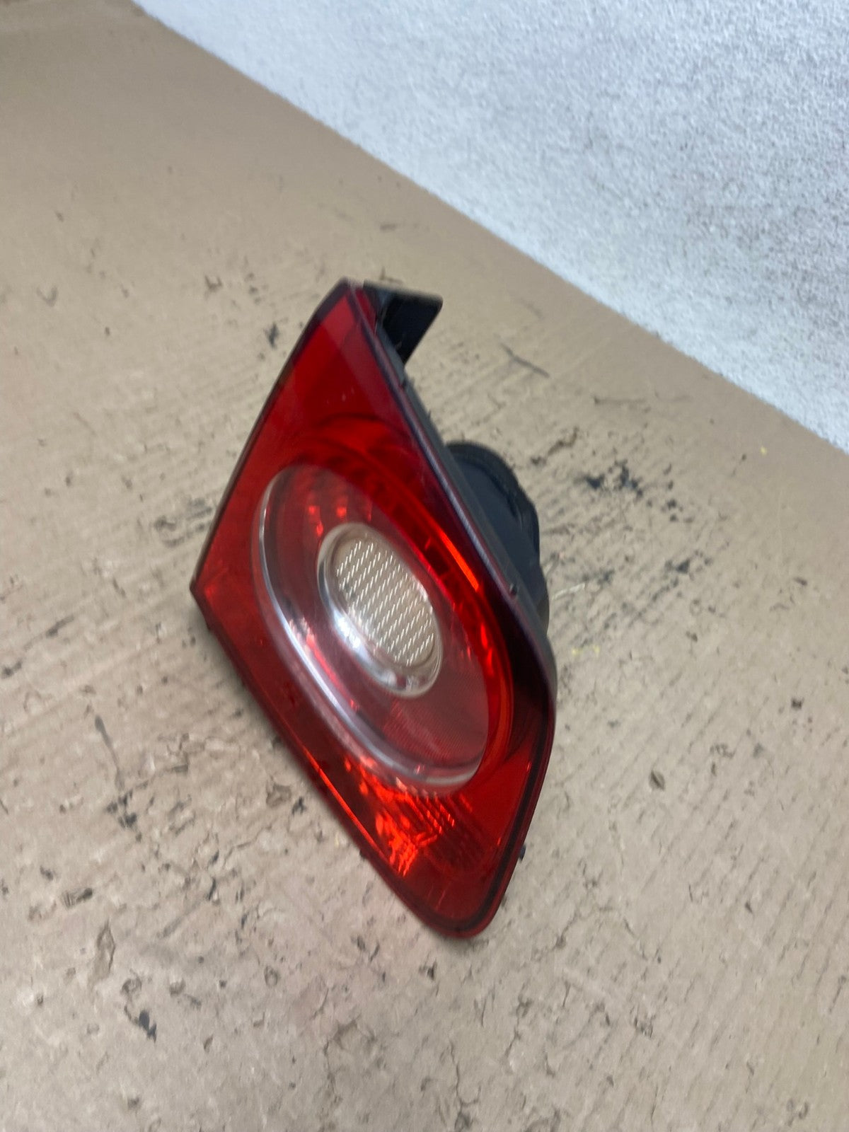 2009-2011 Volkswagen Tiguan Left Driver Side Inner Tail Light AF7081 LK1