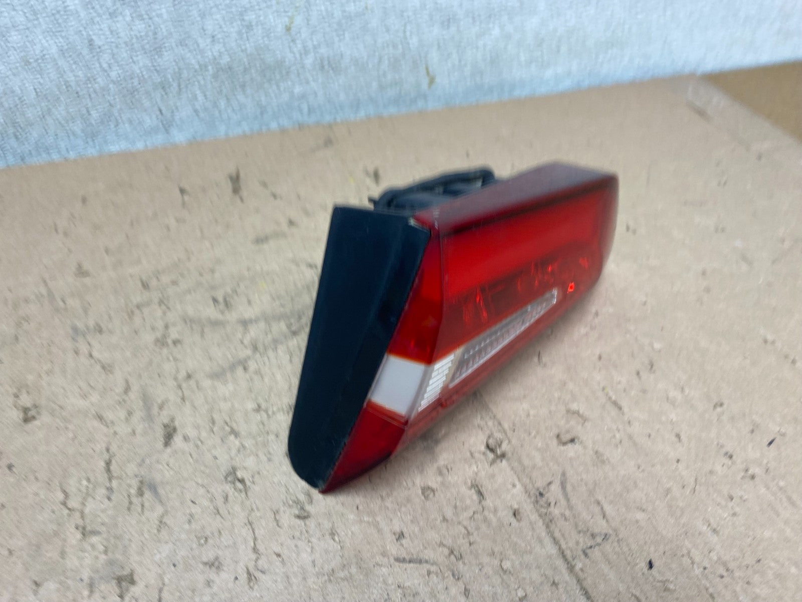 2014 to 2016 Kia Cadenza Right Passenger RH LED Inner Tail Light OEM S4217 DG1