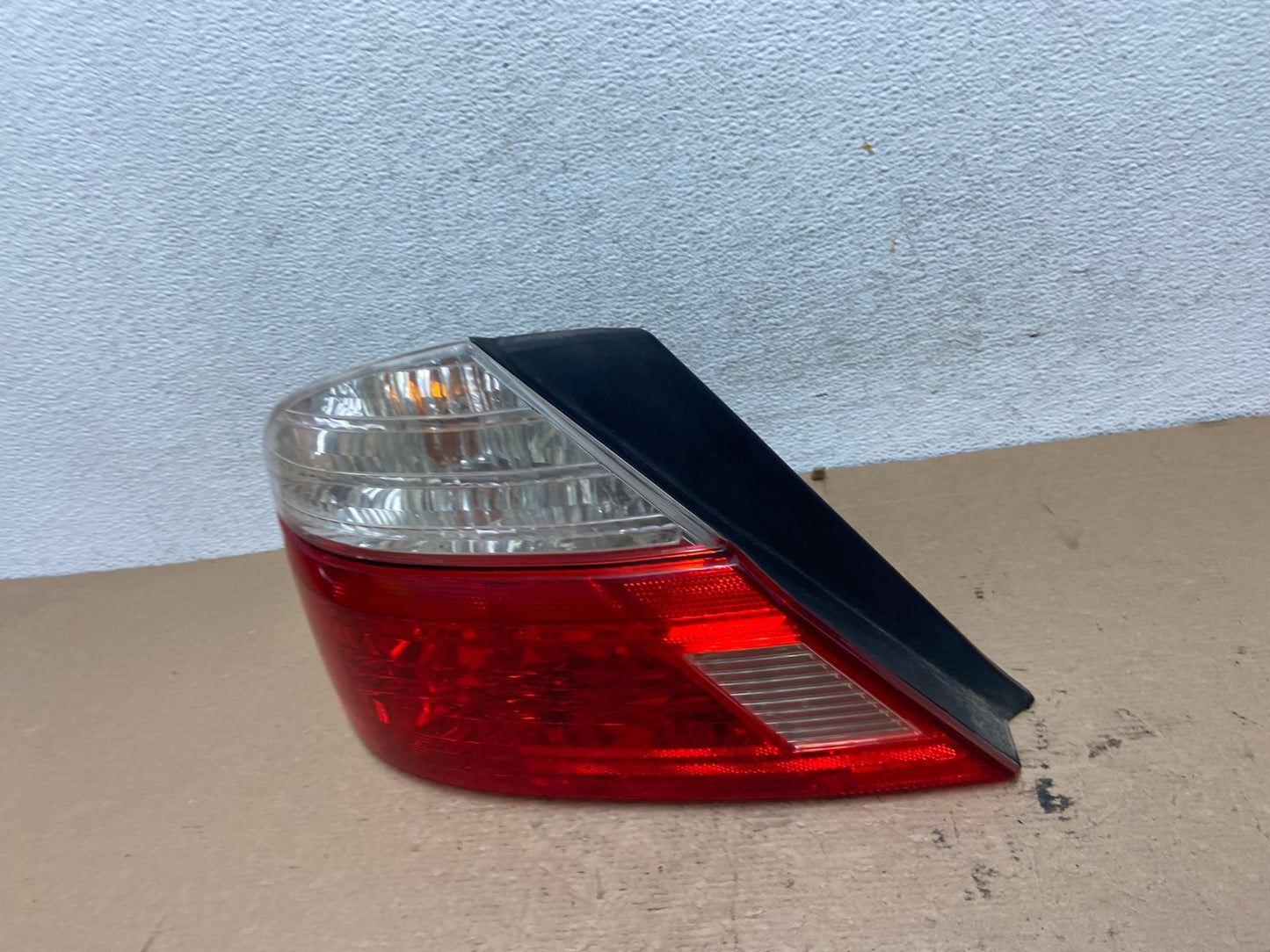 2003 to 2004 Toyota Avalon Left Driver Side Tail Light AF4905 LK1