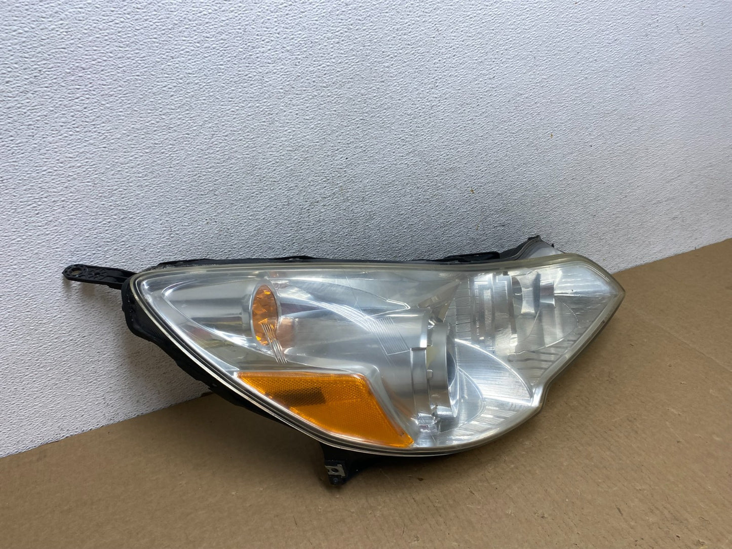 2010-2012 Subaru Legacy Outback Right Passenger Headlight AF9557 DW2