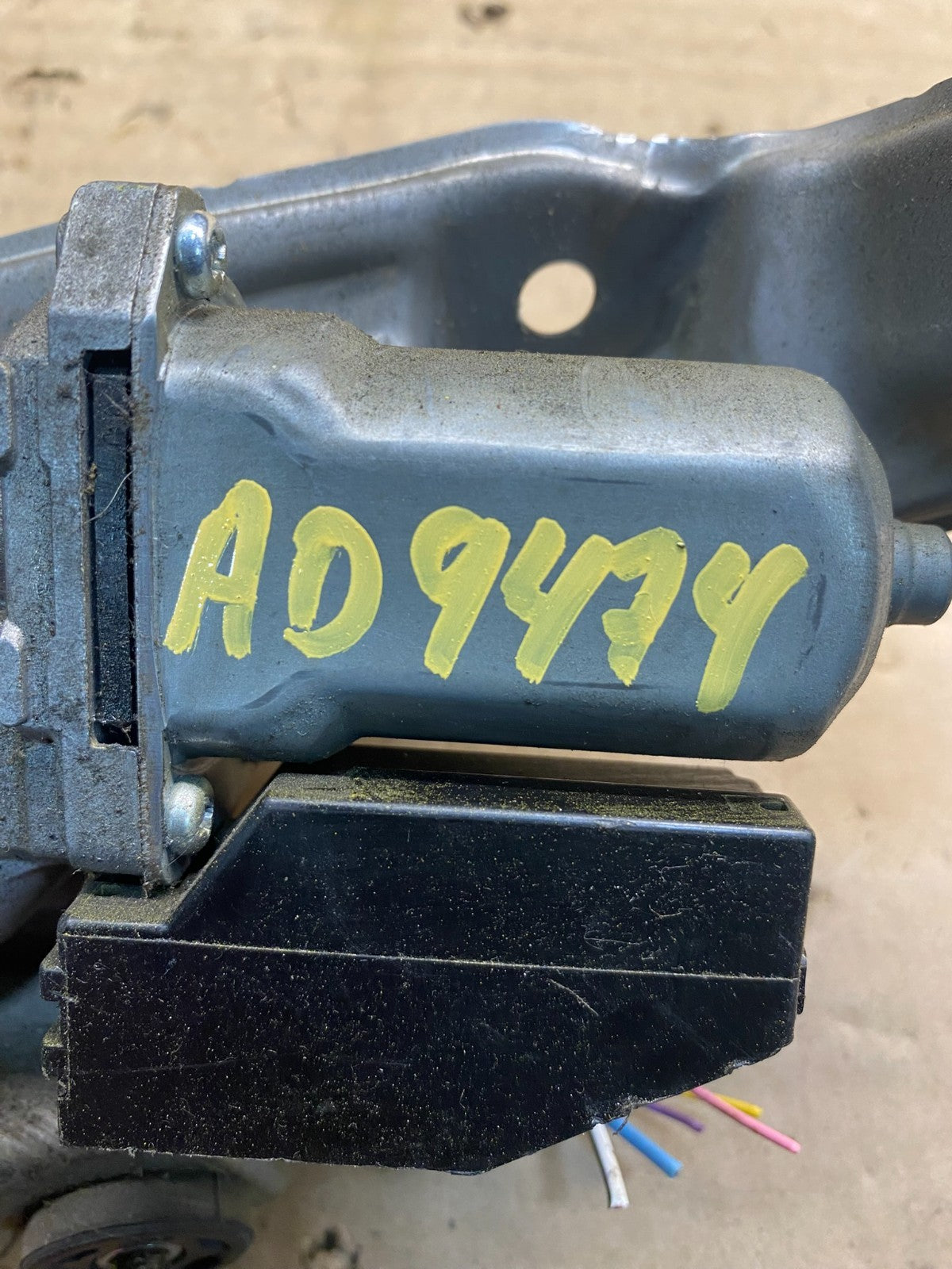 2012 to 2017 Toyota Prius V Rear Wiper Windshield Motor ad9474 DG7