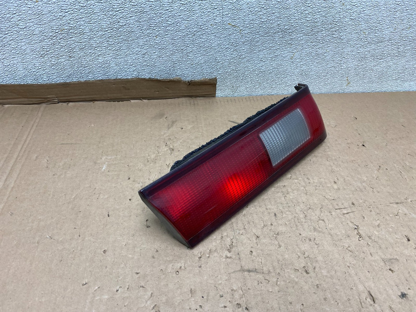1997 1998 1999 Toyota Camry Tail Light Inner Left Driver LH Inner U8736 DW2