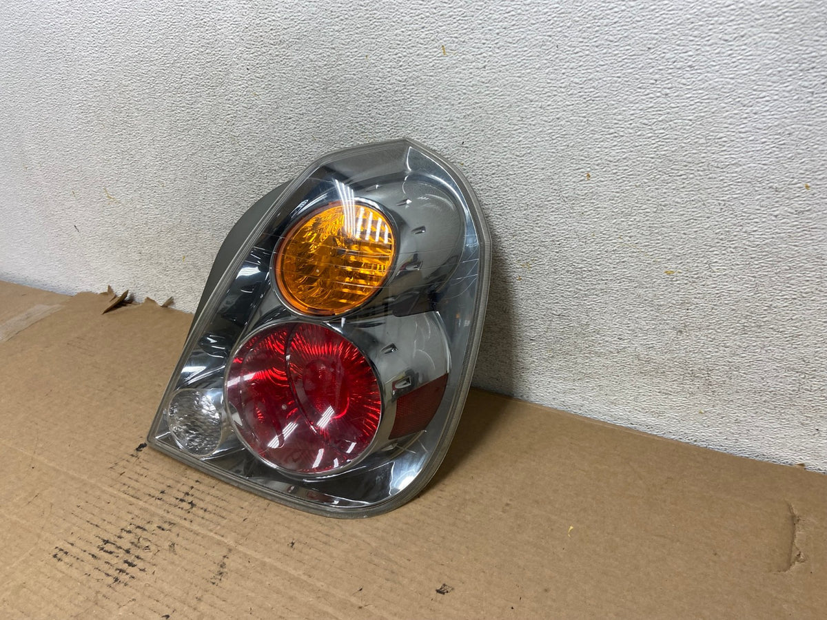 2002 2003 2004 Nissan Altima Right Passenger Rh Tail Light Side AH4082 LK2