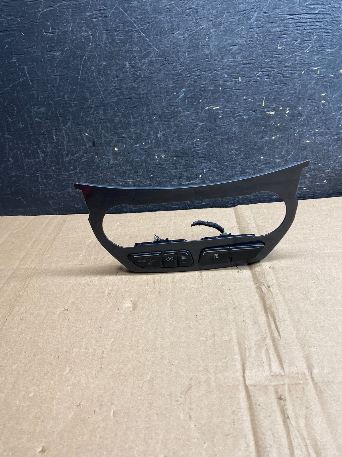 2013 to 2015 Ford Escape Heater AC Climate Control Bezel Trim Switches AI6025 DG0