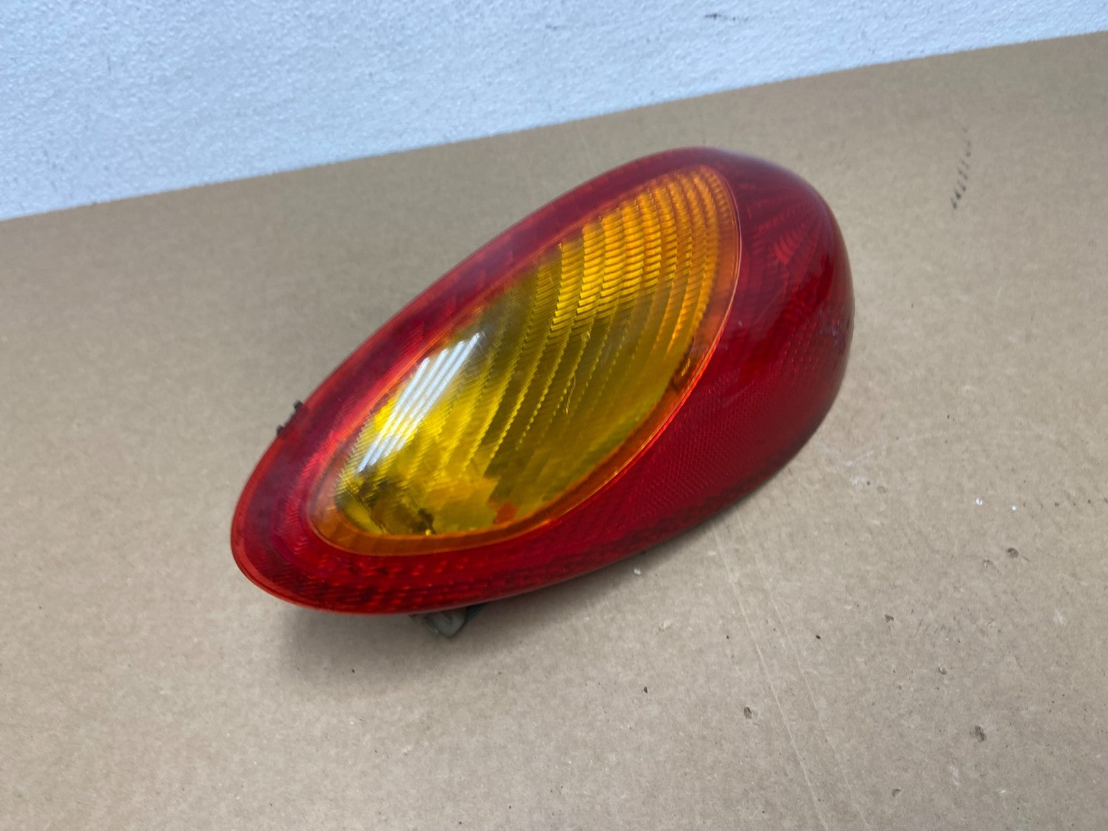 2001-2005 Chrysler PT Cruiser Left Driver LH Side Tail Light OEM AB9970 DW2