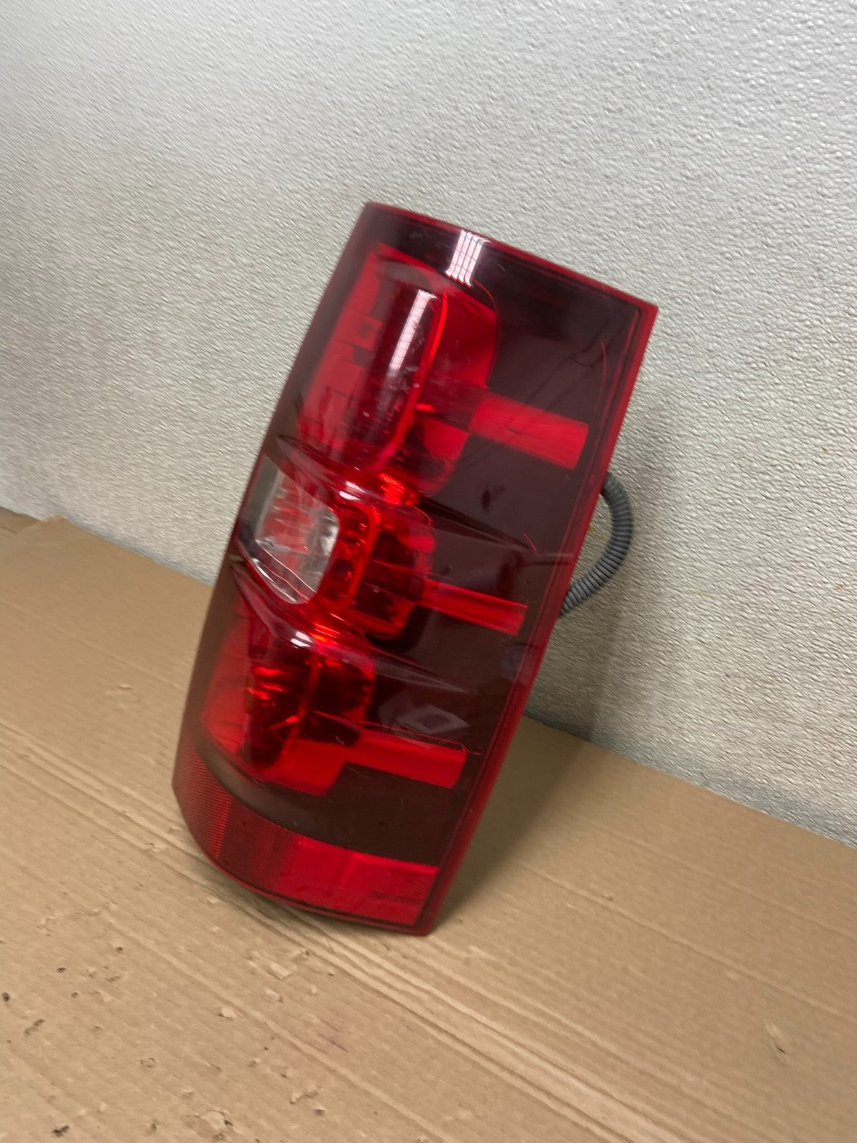 2008-2014 Chevrolet Tahoe Suburban Right Passenger Rh Tail Light Oem AB1072 LK1