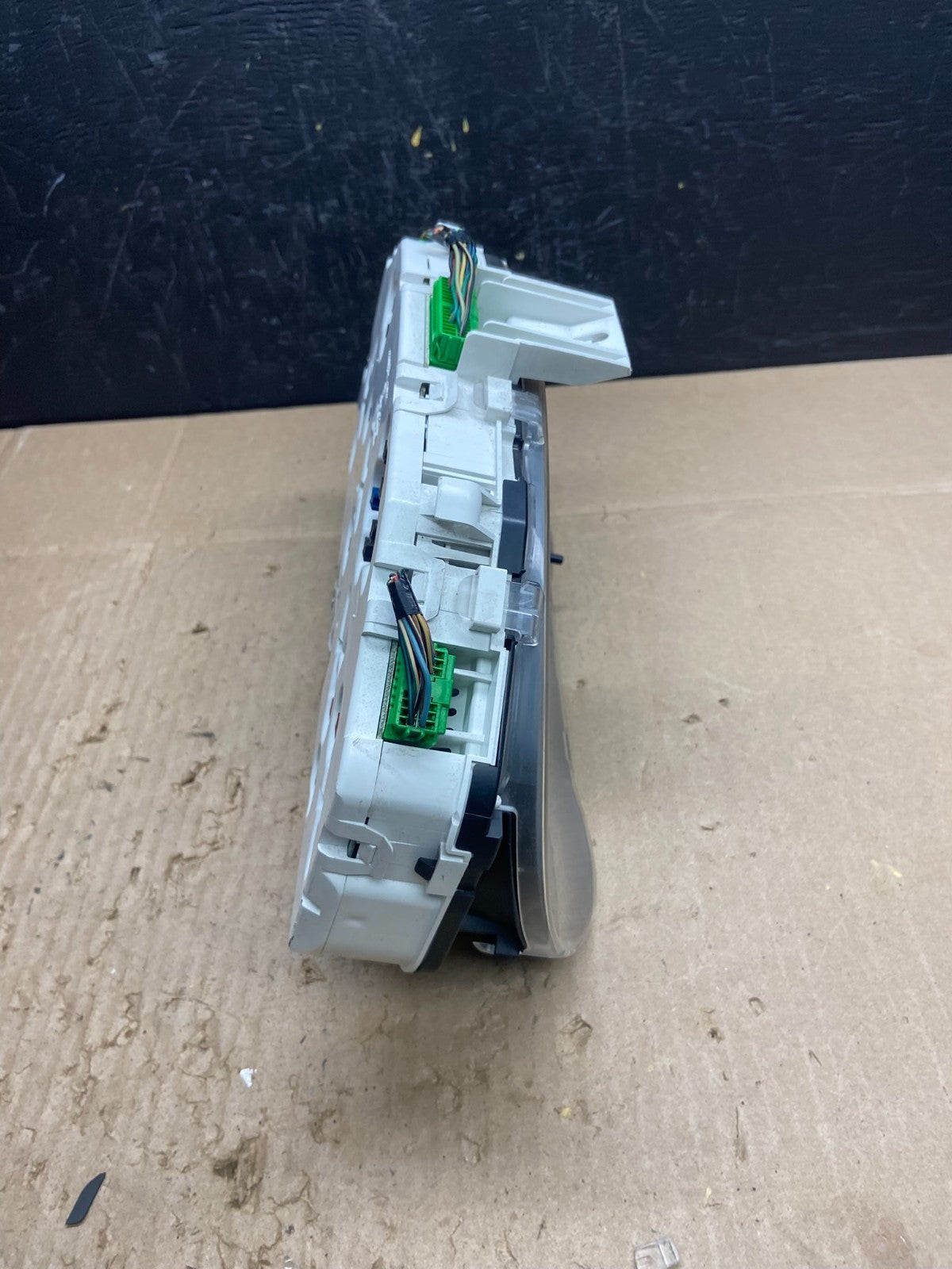 2004 to 2006 Subaru Impreza Speedometer Gauge cluster AB97552
