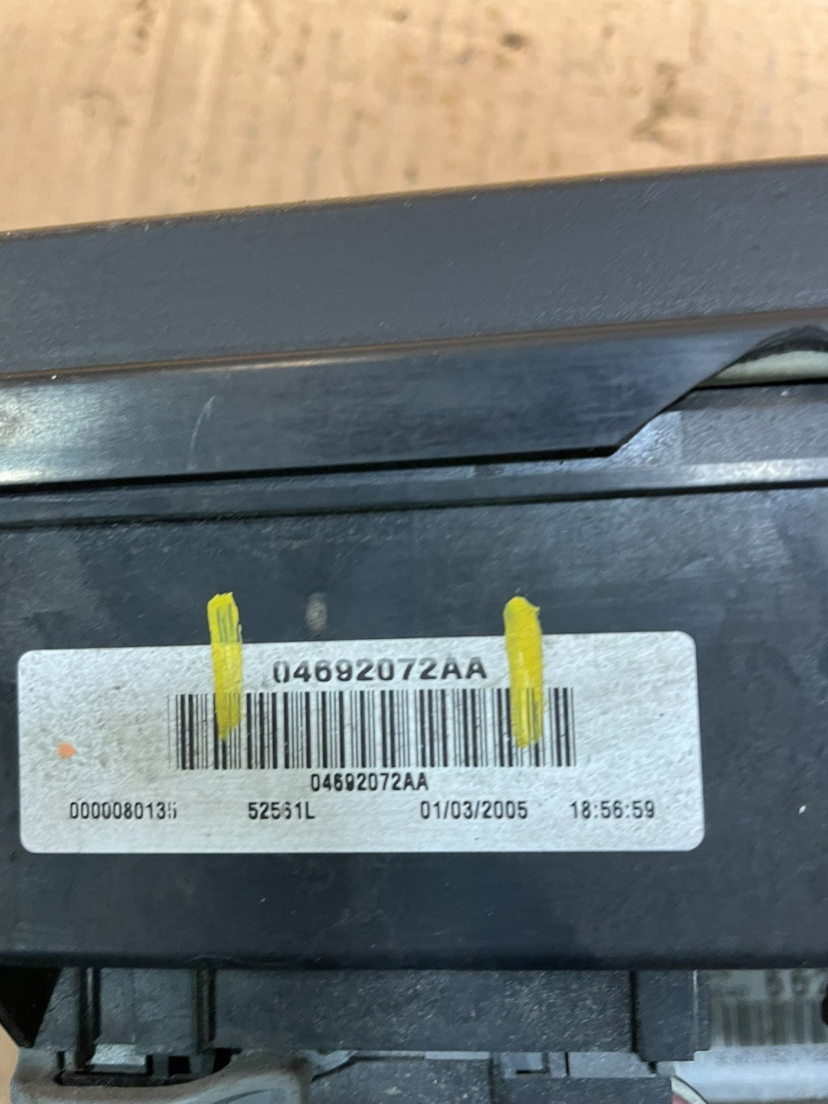 2005 Jeep Grand Cherokee Commander Fuse Box BCM Body Control Module V1815 DG8
