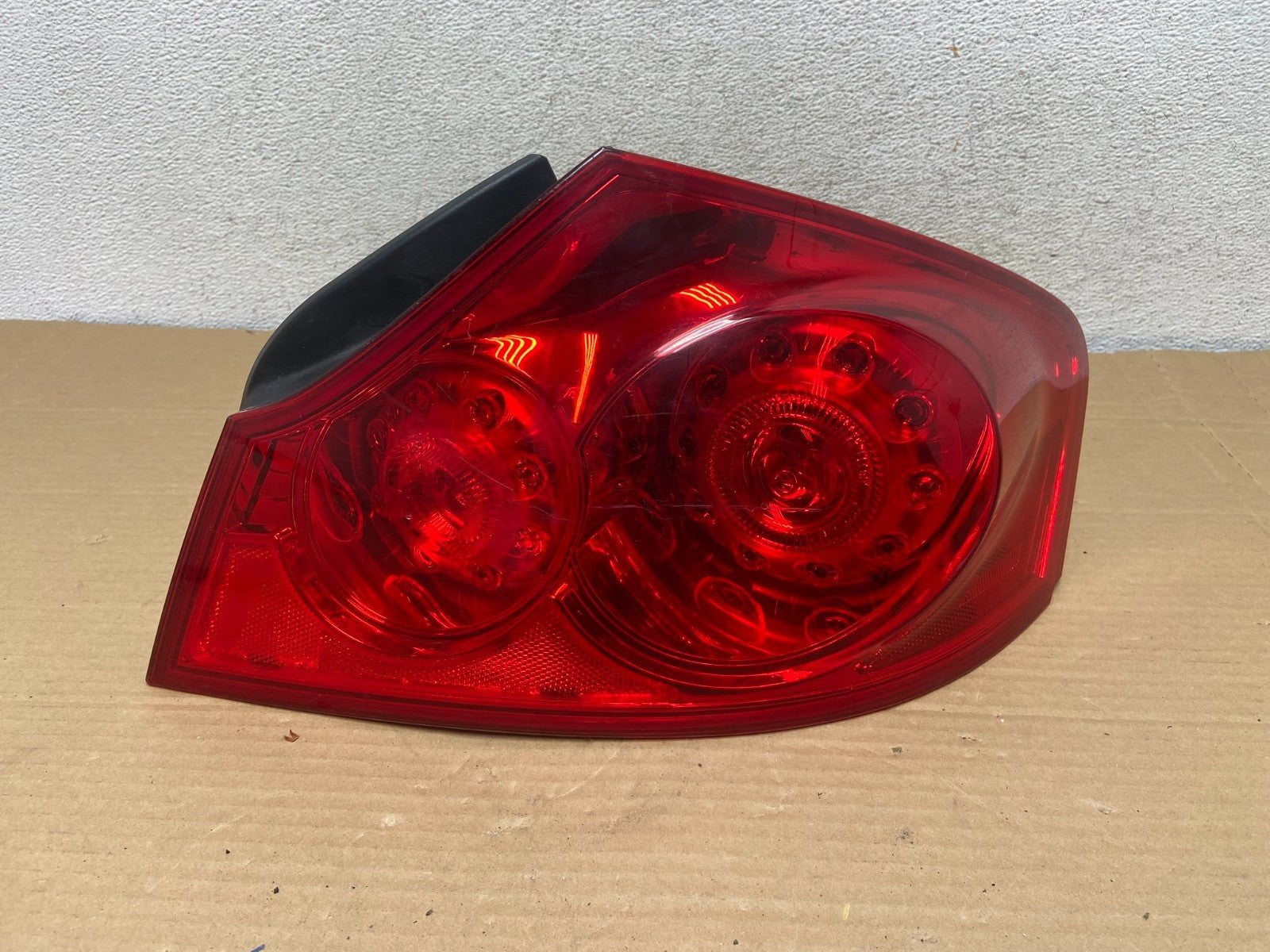 2007 to 2013 Infiniti G35 G37 Sedan Right Passenger Rh Tail Light AG8858 DW0