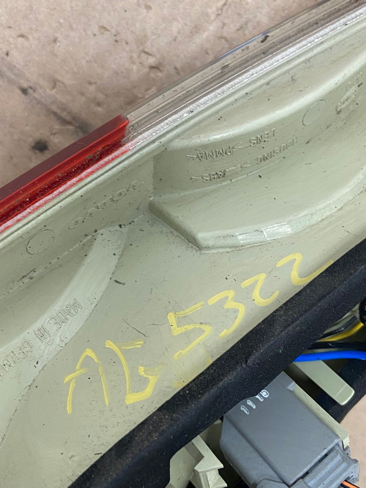 2008 to 2013 Volvo XC70 V70 Right Passenger Tail Light Upper AG5322 LK9