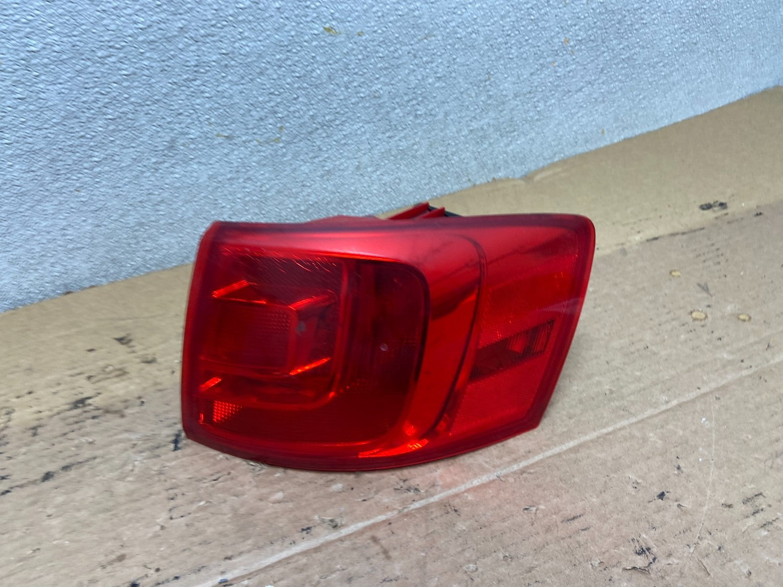 2011 to 2014 Volkswagen Jetta Right Passenger Rh Side Tail Light Oem AB5346 LK0