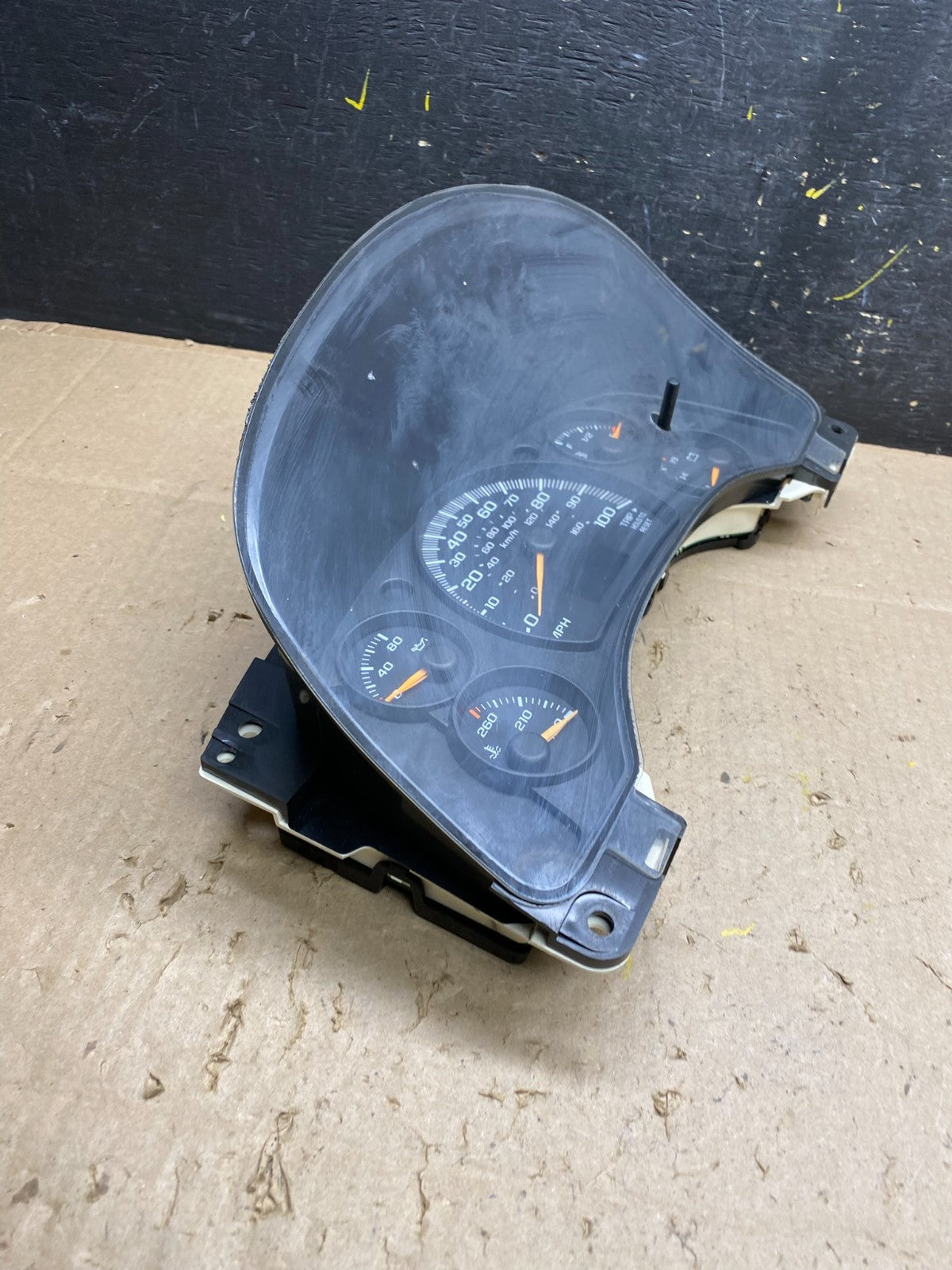 2004 to 2007 Chevrolet Express Speedometer Cluster Gauge u4843 DG1
