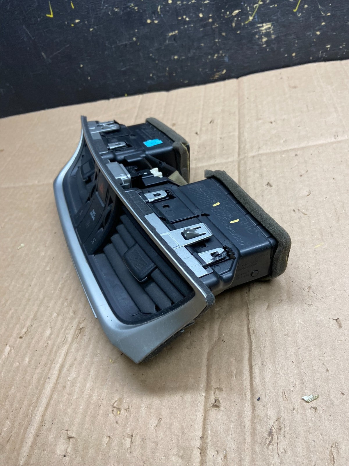 2013 to 2015 Nissan Sentra Air Vents Top Dash Center W/Hazzard Switch AA4817 DG2