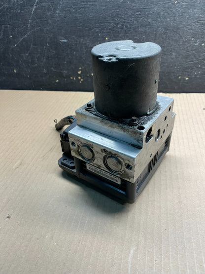 2007 to 2013 BMW X5 E70 ABS Anti-Lock Brake Pump Module OEM x0627 DG3