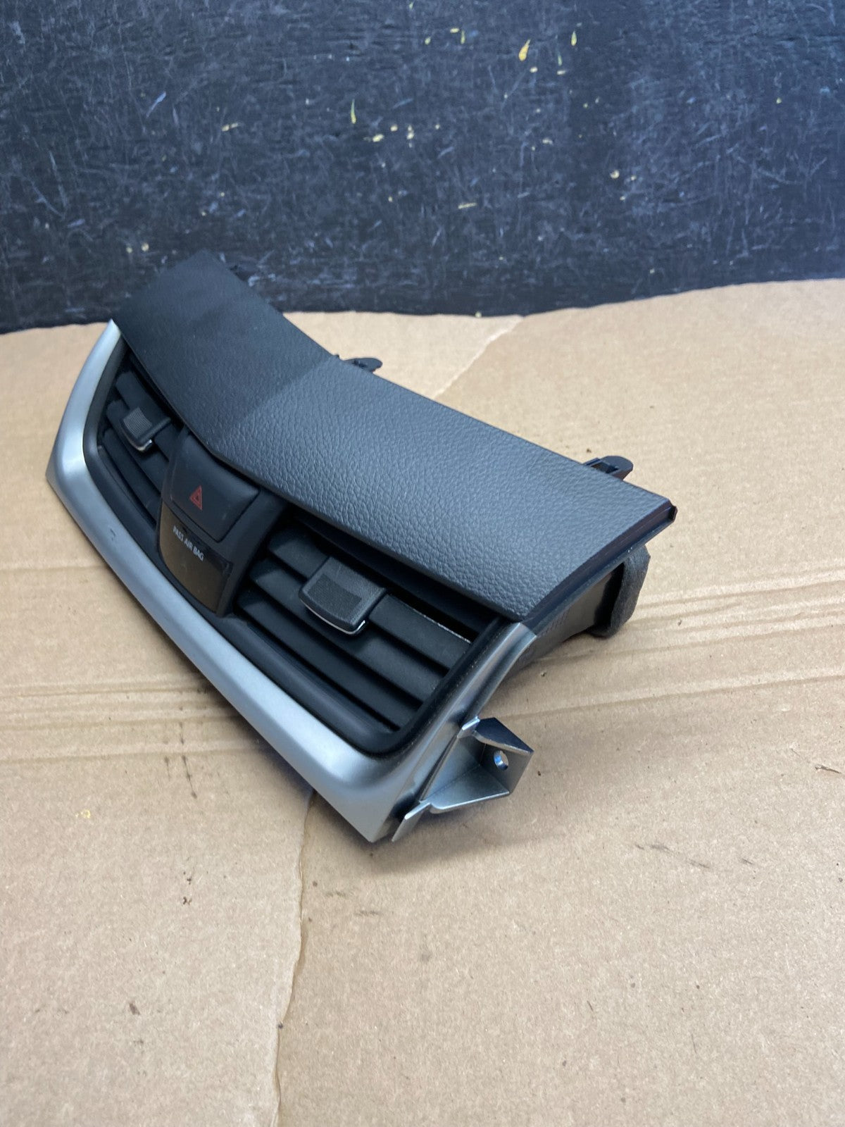 2016-2018 Nissan Altima Center Dash Vents Ac Air Vent Trim Panel Bezel AF1793 DG3