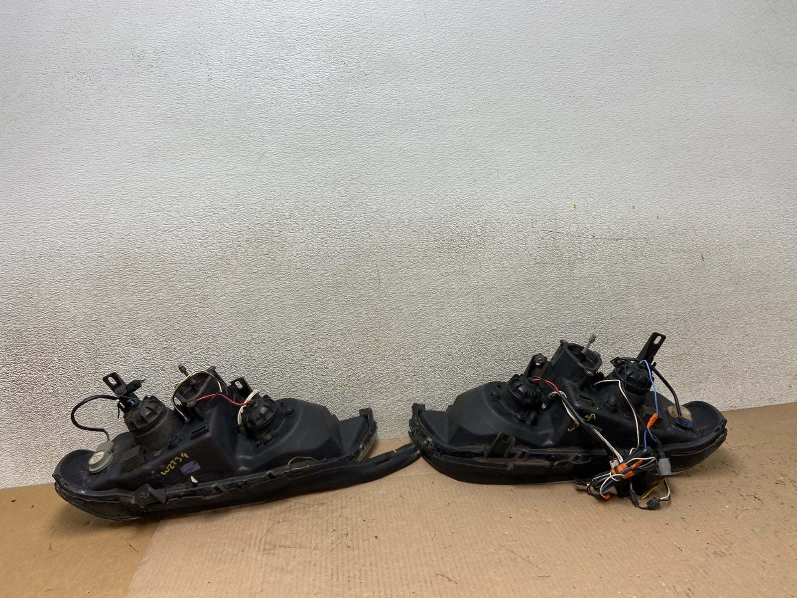 2000-2003 BMW X5 E53 LED Left+Right Set Projector Headlight AA0387 DG9