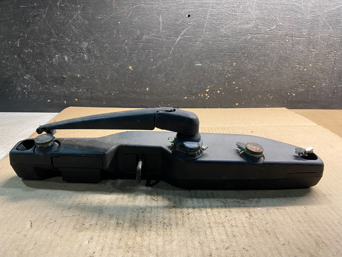 2003 to 2008 Pontiac Vibe Rear Wiper Windshield Motor OEM z4929 DG0
