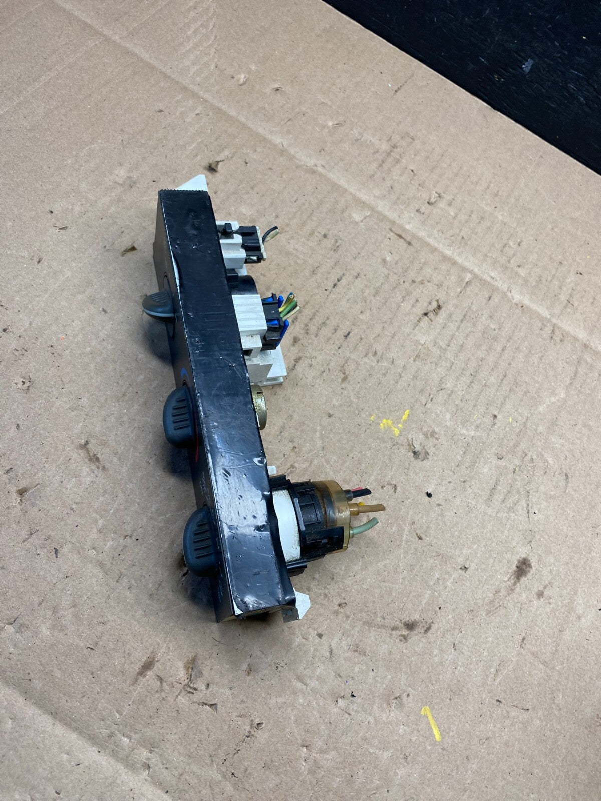 2001 - 2007 GMC Chevrolet Express 1500 Climate Control A/C M6449 DG3