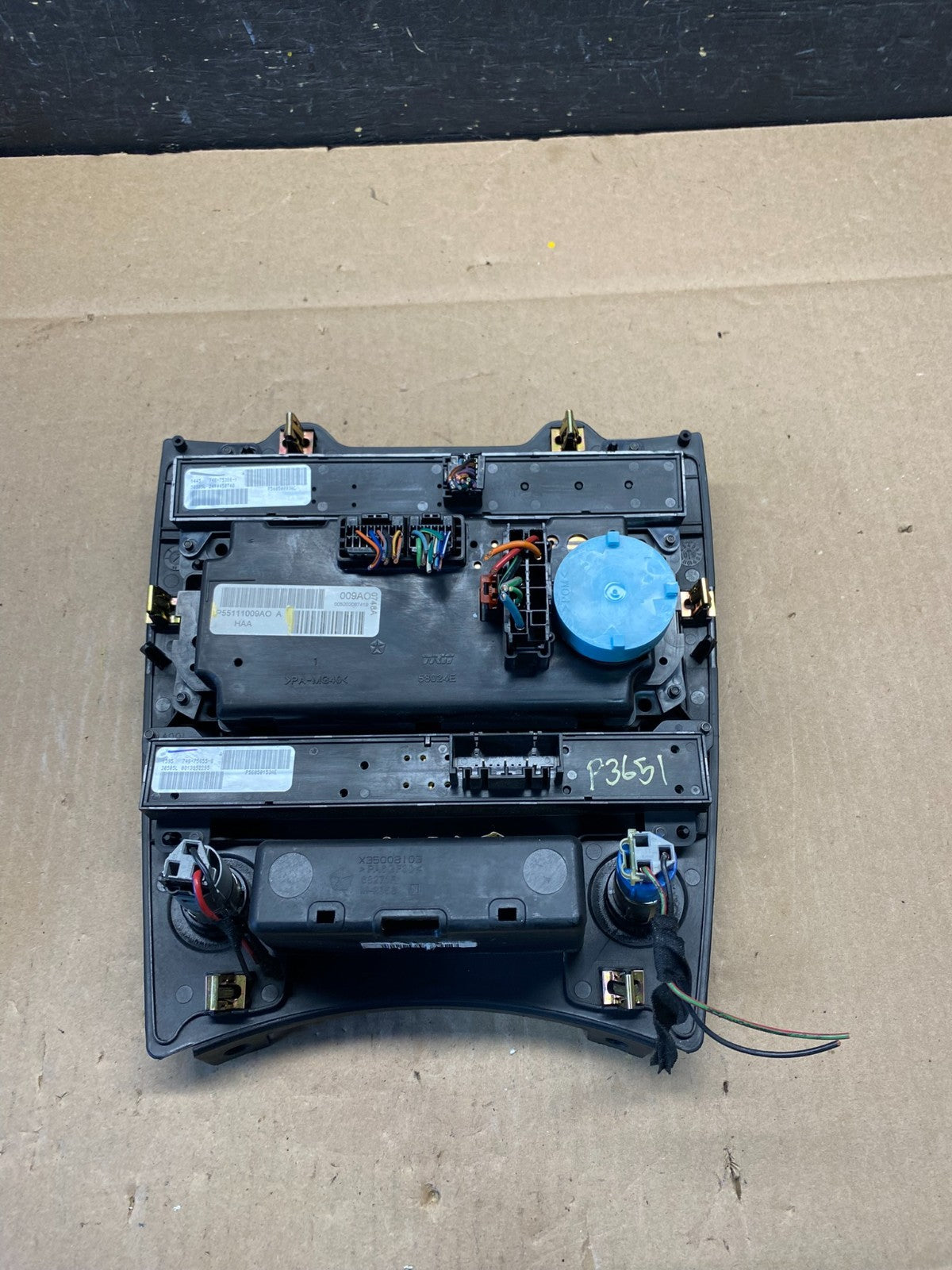 2005 2006 2007 Jeep Commander Grand Cherokee A/C Climate Control Bezel P3651 DG5