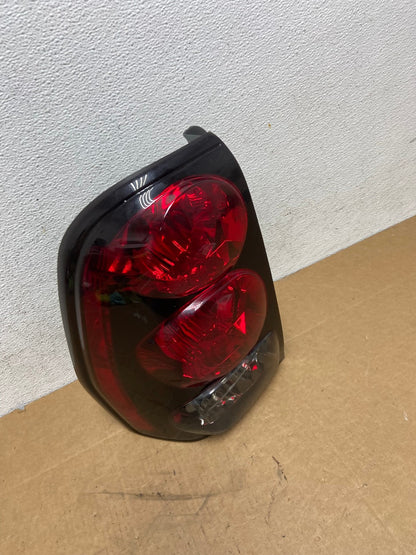 2002 to 2009 Chevrolet Trailblazer Left Driver LH Side Tail Light AD5990 LK2