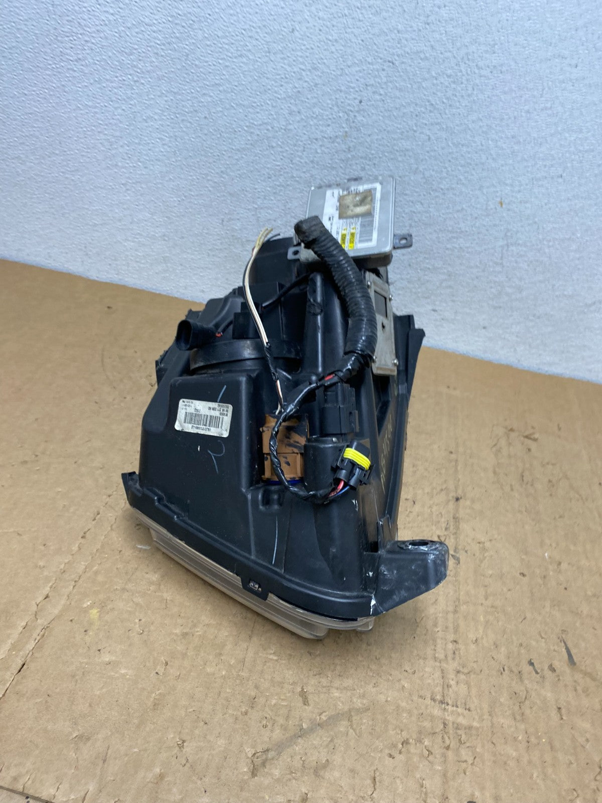 2011-2013 Jeep Grand Cherokee Right Passenger Xenon Headlight AD0550 DG8