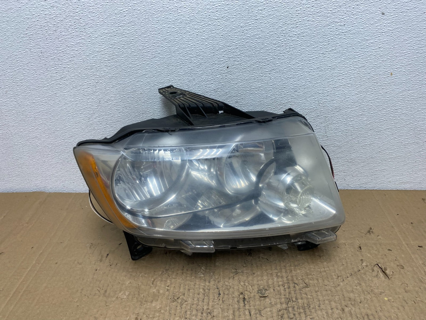 2011-2013 Jeep Grand Cherokee Right Passenger Halogen Headlight AC4190 DW0