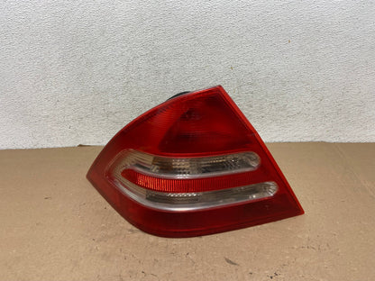 2001-2004 Mercedes-Benz C 230 C240 W203 C-Class Left Driver Tail Light AG4121 LK0