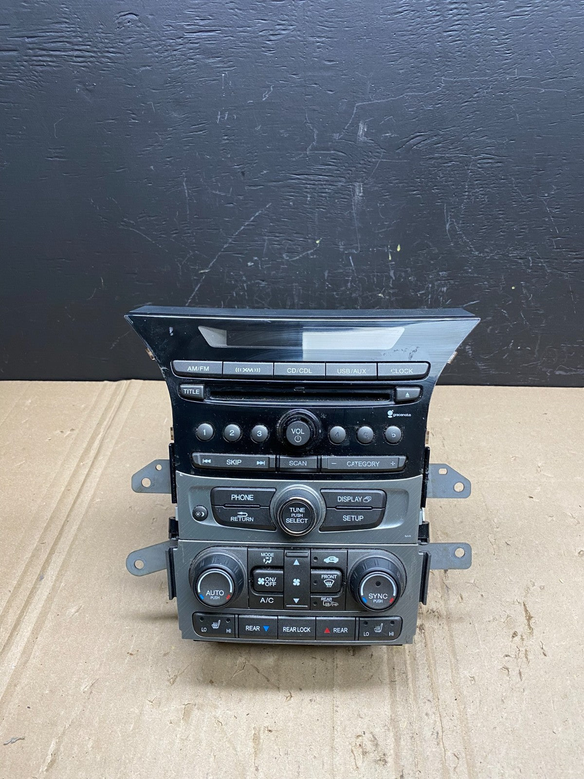 2012 to 2015 Honda Pilot AM FM CD Audio Radio Player Climate Control AB8997 DG0