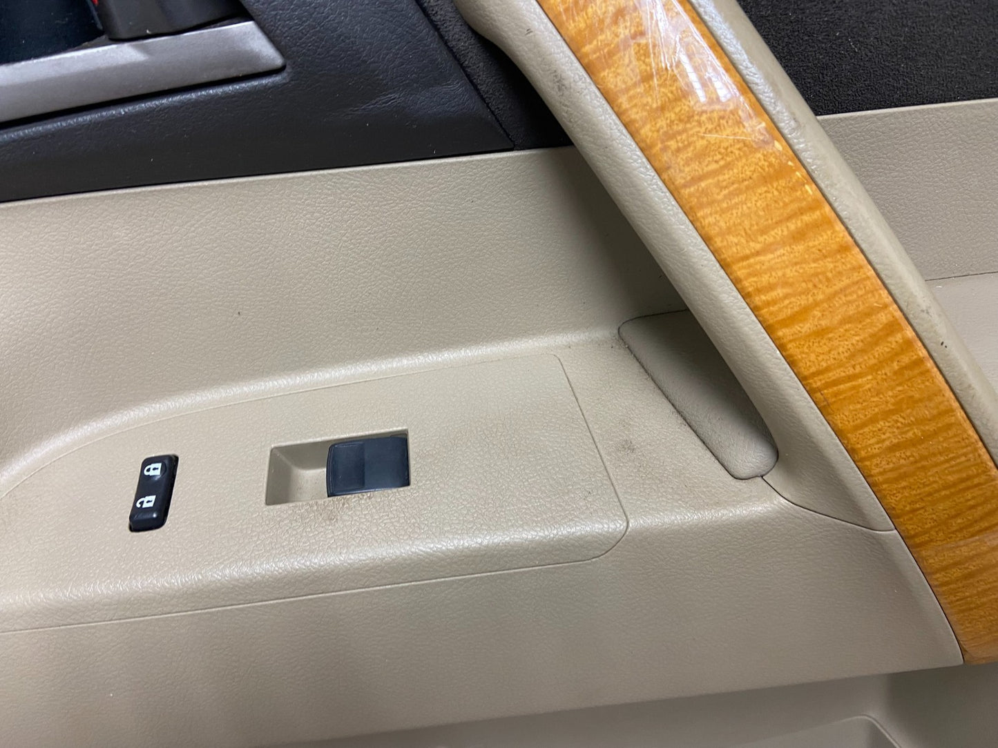 2008-2010 Toyota Highlander Front Right Passenger Door Trim Panel ac0030 DG3