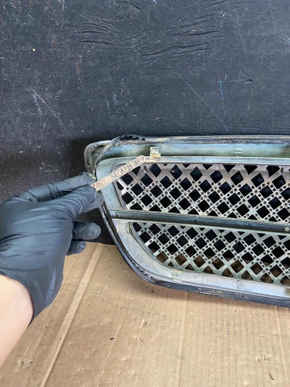 2004 to 2005 Kia Sedona Front Upper Grill Grille o1228 PS9