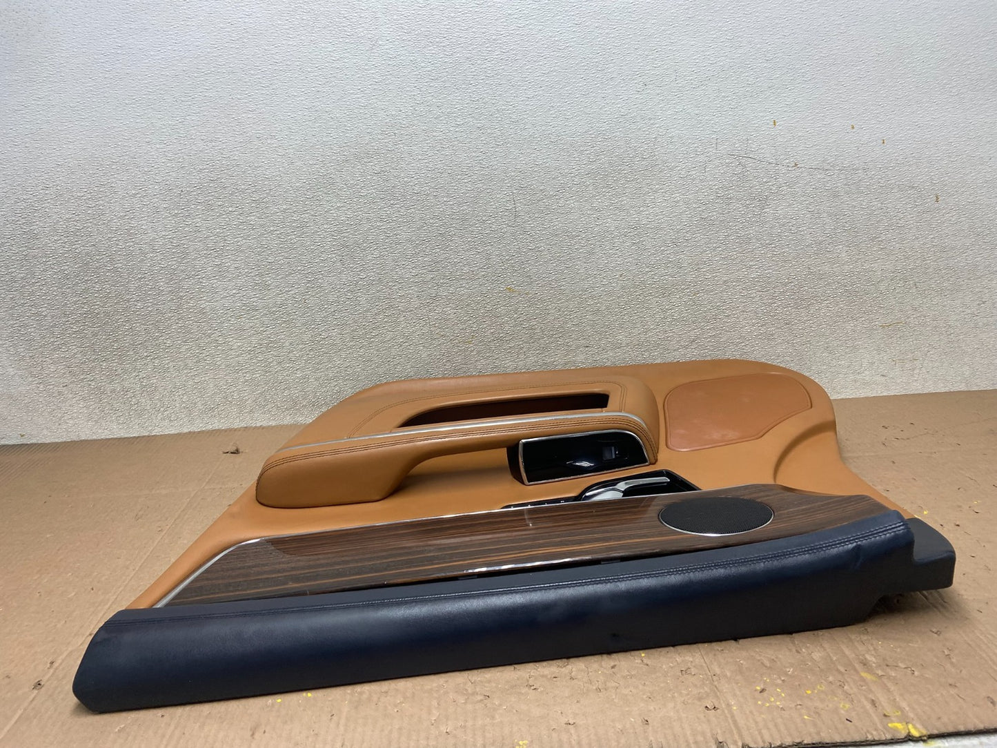 2010 to 2015 Jaguar XJL Interior Front Right Passenger Door Trim Panel Y4920 DG5