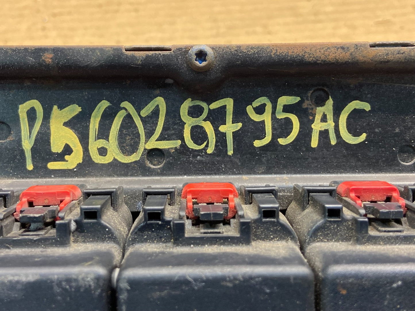 2004 Dodge Durango 4.7L Engine Computer Module ECU PCM AE4725 DW2