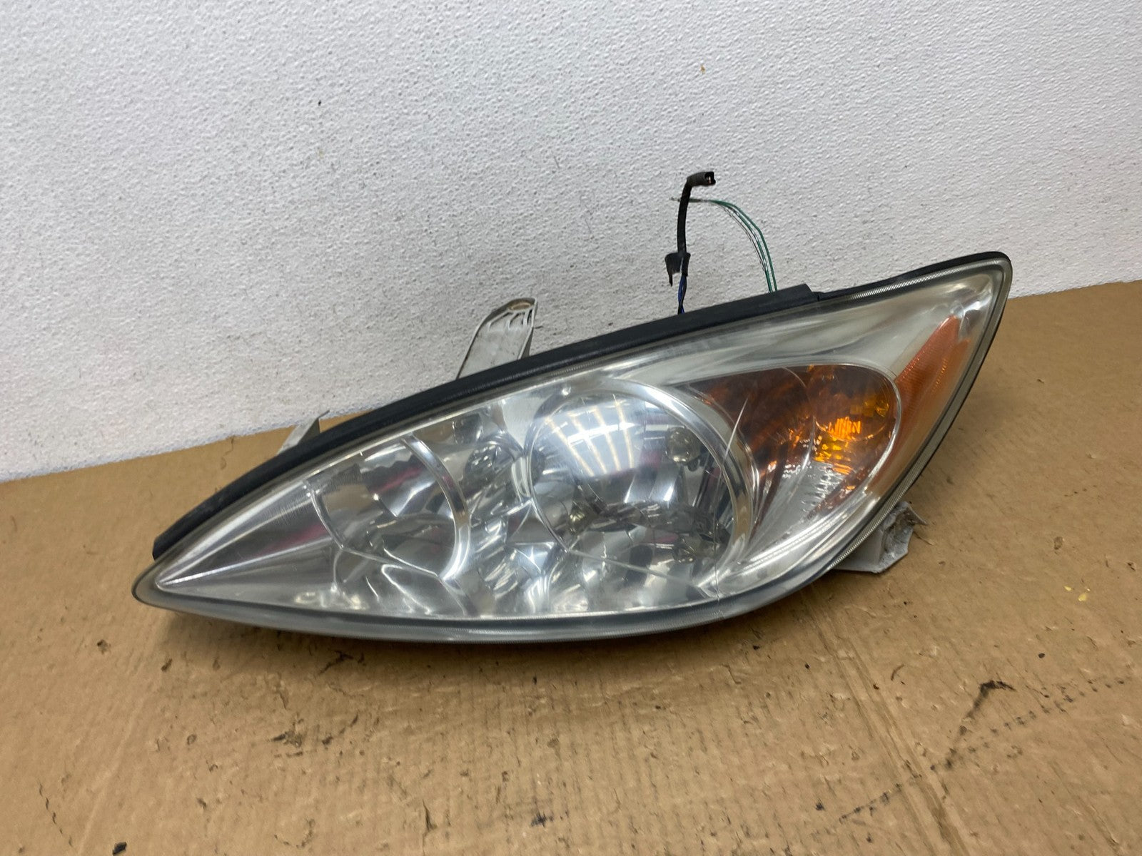 2002 2003 2004 Toyota Camry Left Driver Lh Side Halogen Headlight AC8136 DW0
