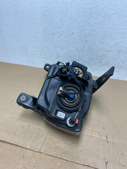 2011-2013 Jeep Grand Cherokee Right Passenger Halogen Headlight AE5080 DW6