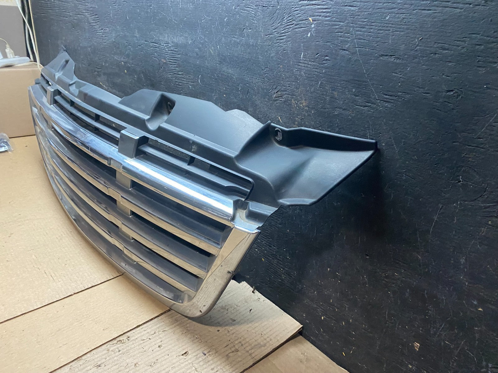 2009 to 2011 Freightliner Sprinter Front Upper Chrome Grill Grille v6948 DG1