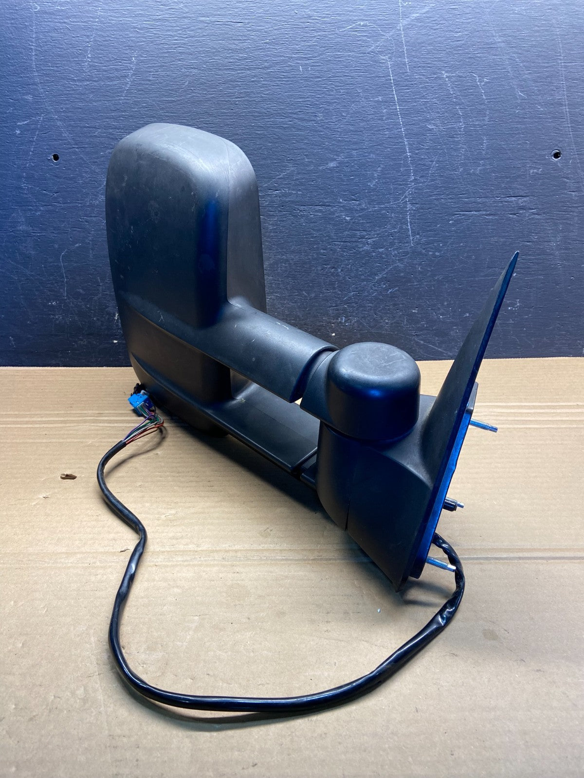 2003-2006 Chevrolet Silverado Sierra Right Passenger Tow Door Mirror AE4708 DW2
