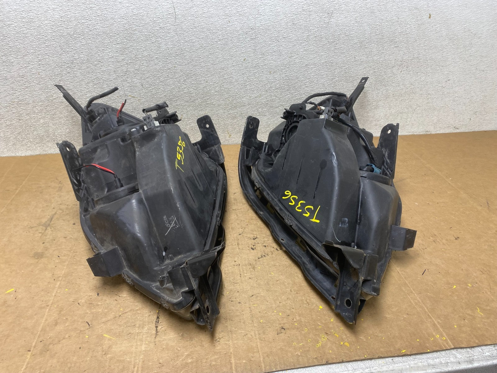 2005 2006 2007 Honda Odyssey Left+Right Set Halogen Headlights T5356 DW14