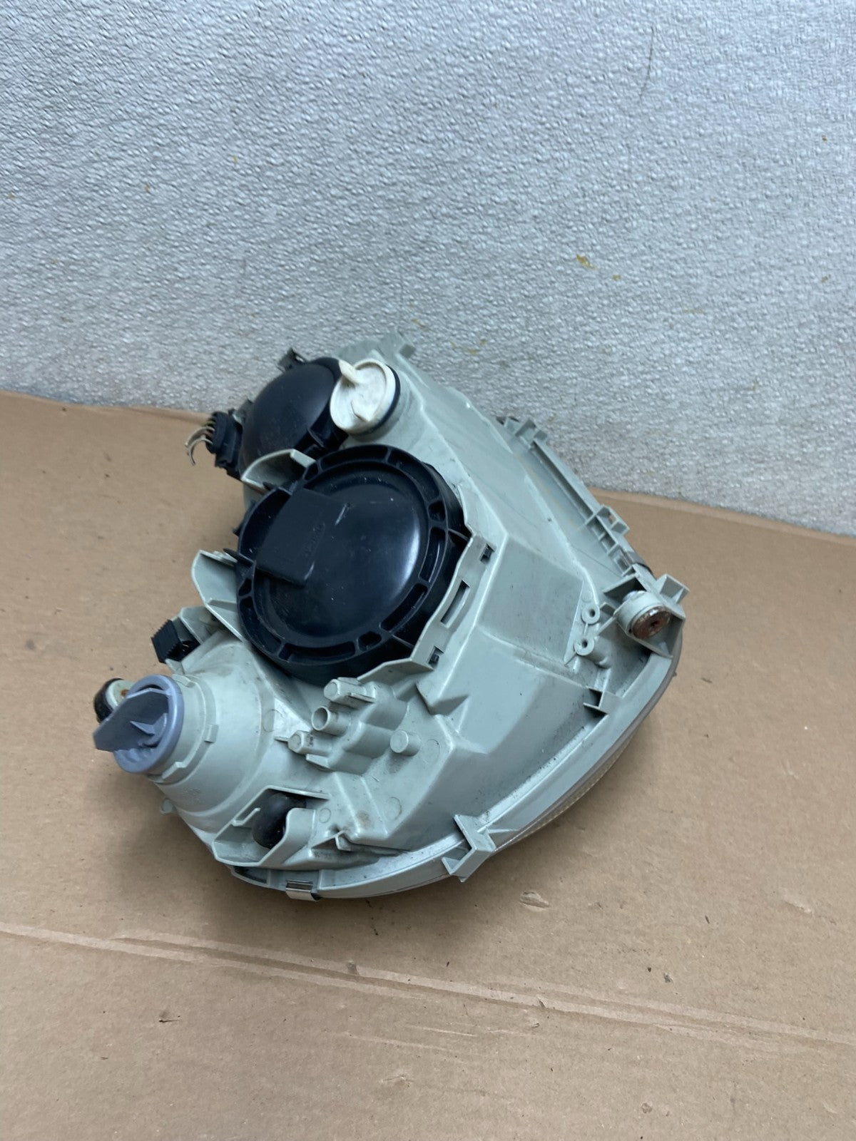 2005 to 2007 Mercedes-Benz C-Class Left Driver LH Side Headlight OEM AA9871 DW8
