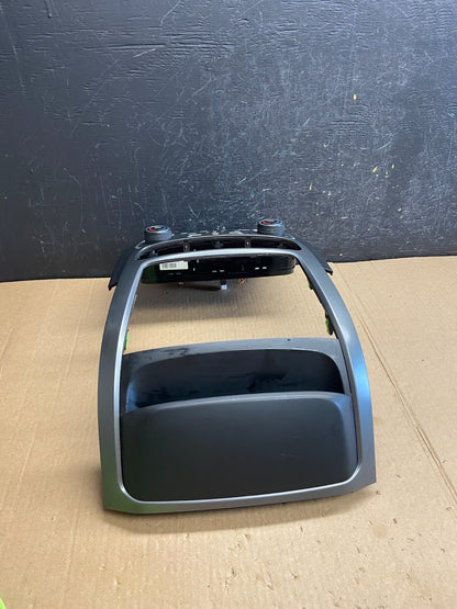 2014 2015 Kia Sorento Center Radio Climate Control Clock Trim Heat Seat ae44263