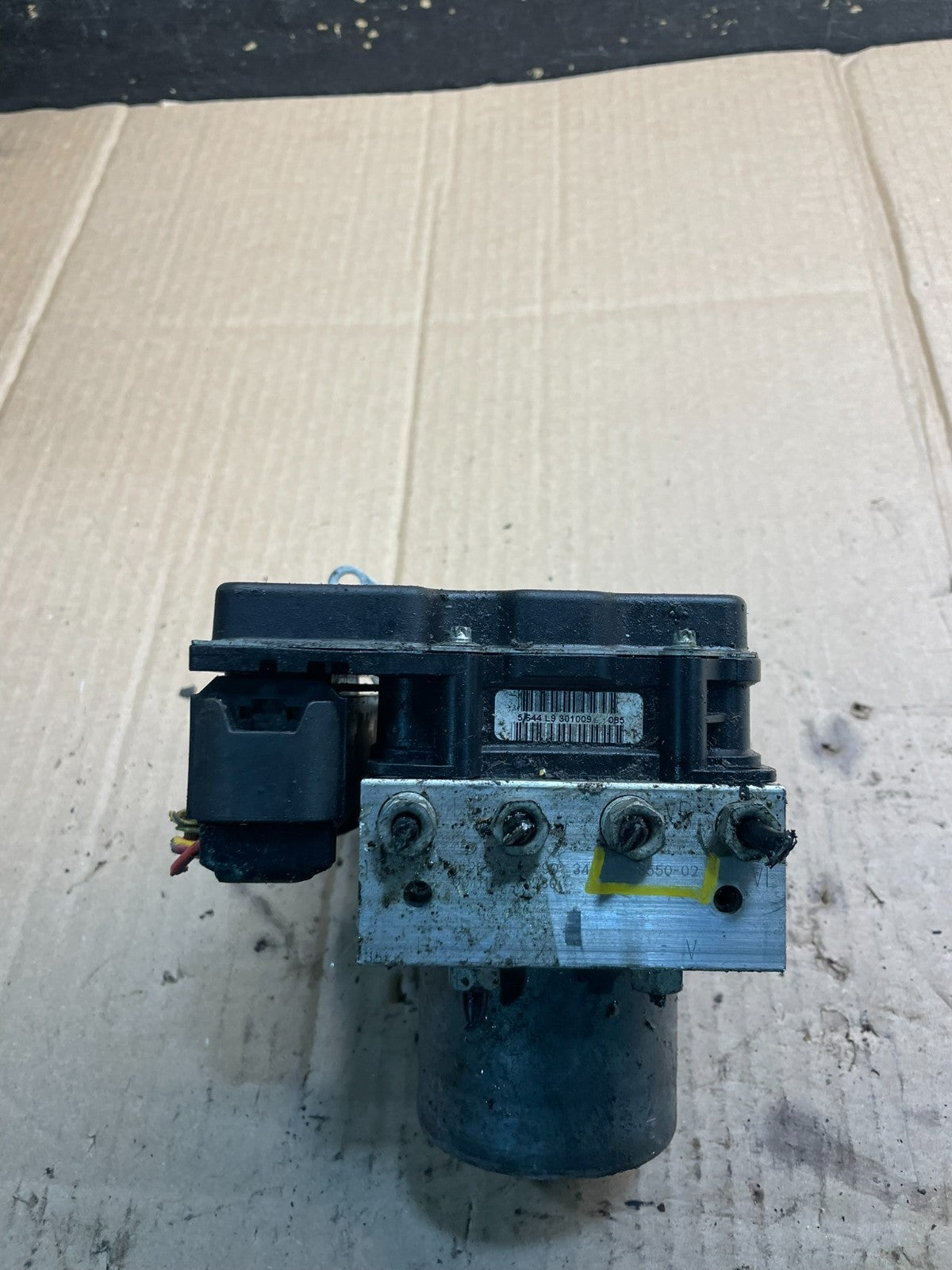 2007 to 2013 BMW 335i ABS Anti-Lock Brake Pump 6768550 OEM X1010  DG0