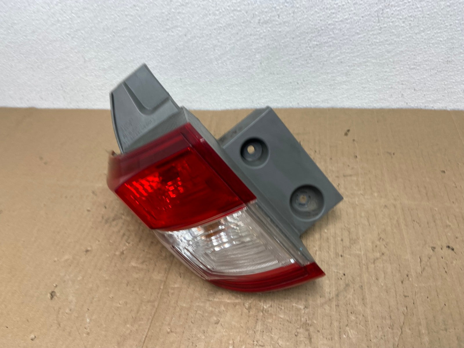 2011 to 2017 Nissan Quest Left Passenger LH Side Tail Light AB8372 LK1