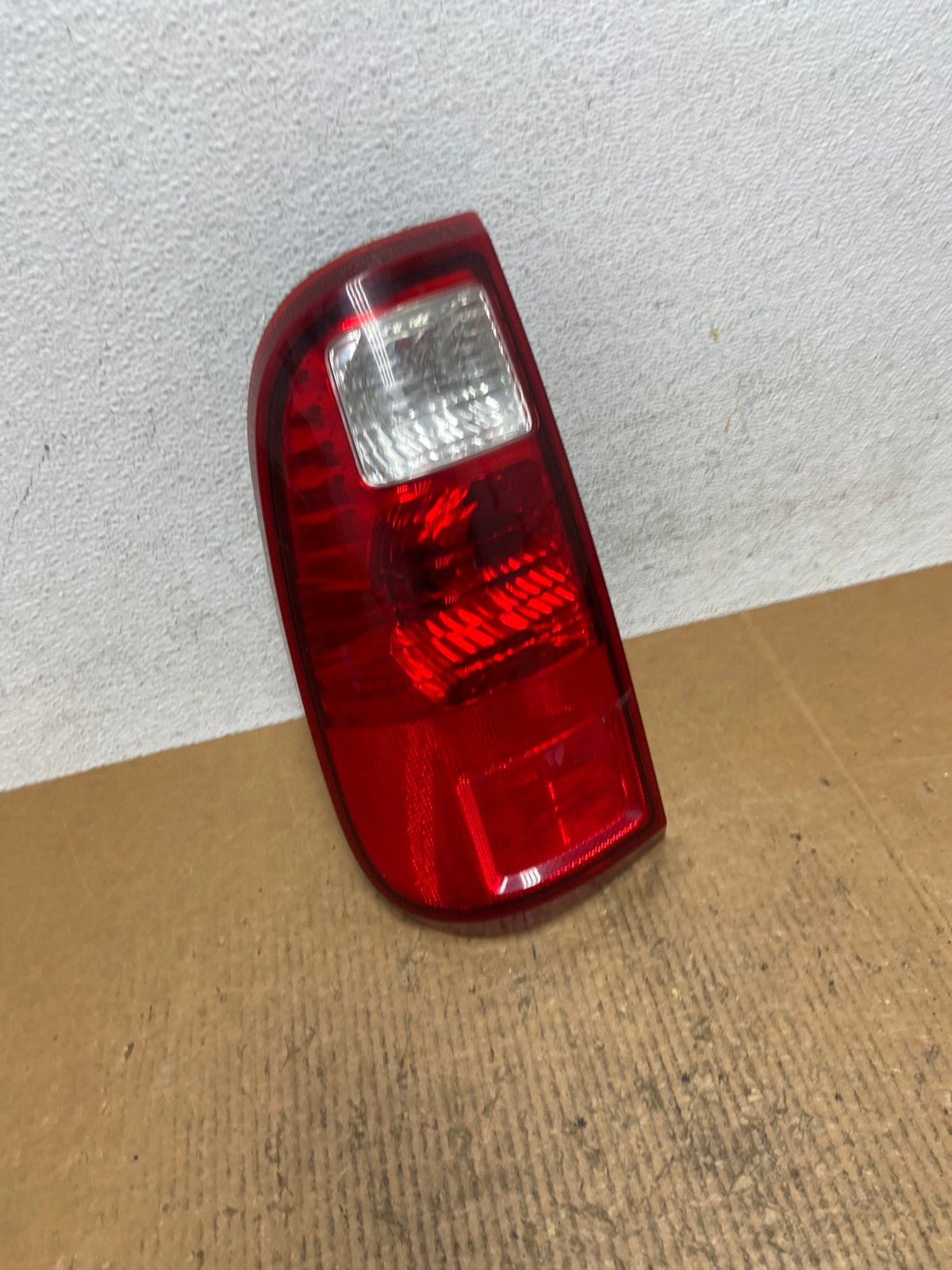 2008 to 2016 Ford F-250 F250 Left Driver LH Side Tail Light AE1595 LK2