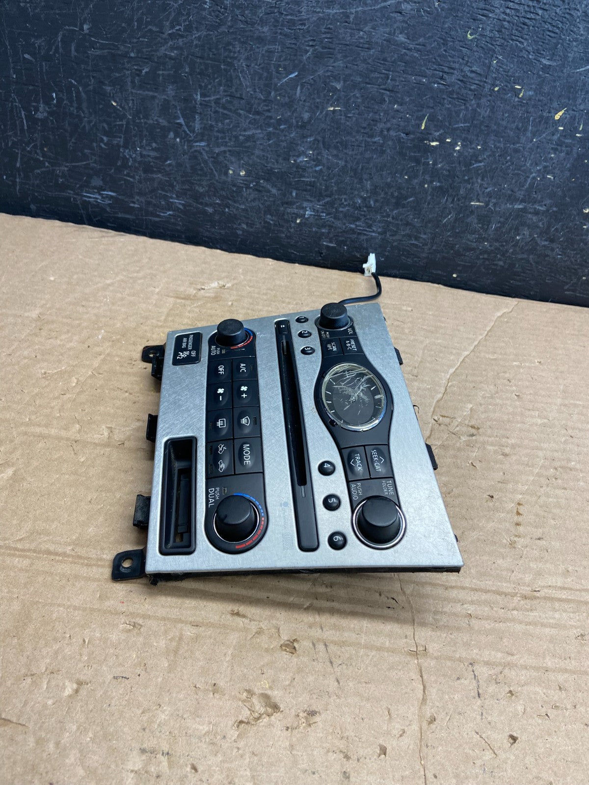 2007 to 2010 Infiniti G35 G37 Radio Player Climate Control Panel Bezel AF2093 DW2