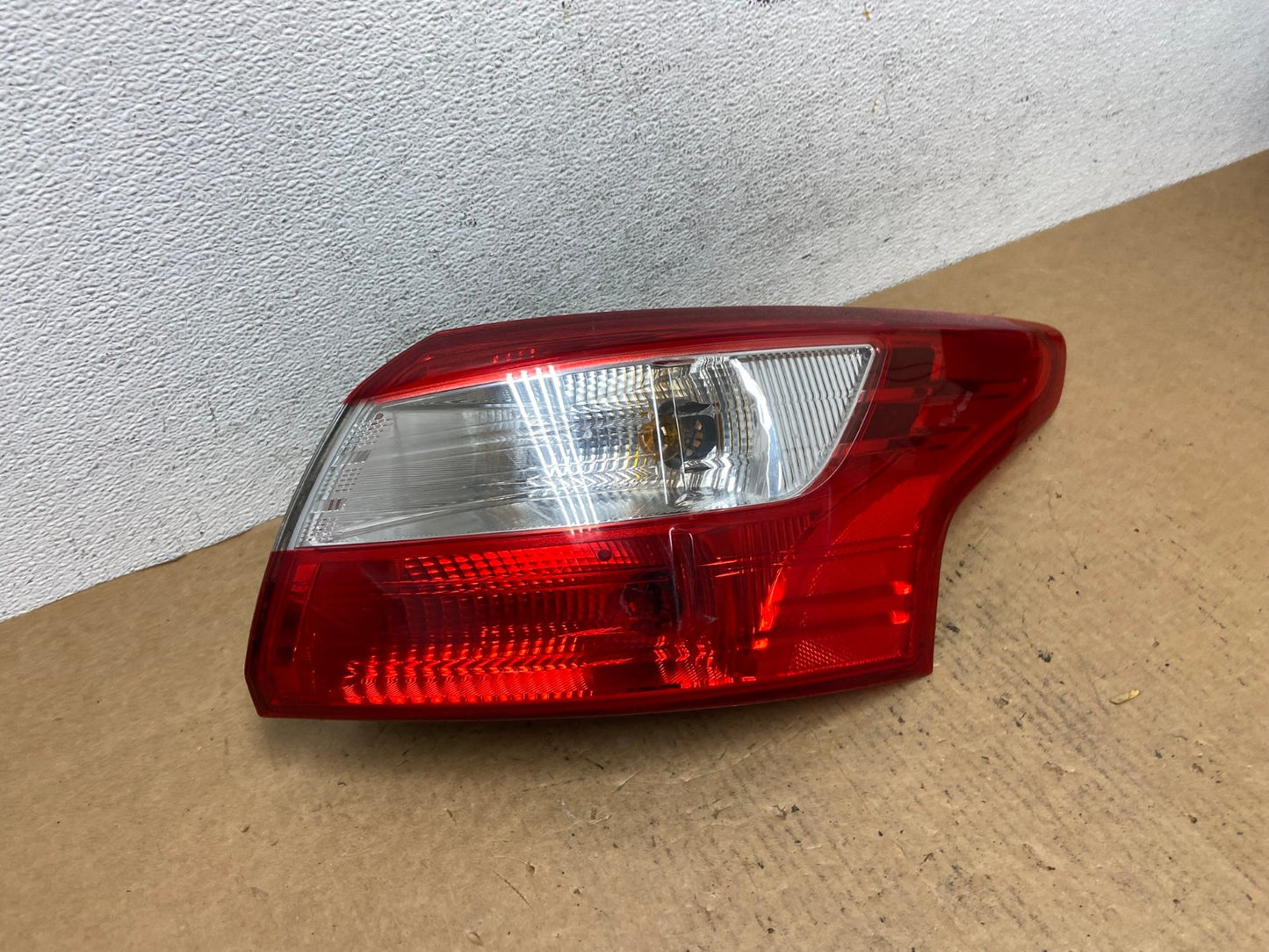 2012 2013 2014 Ford Focus Sedan Right Passenger Rh Side Tail Light AD4676 LK2