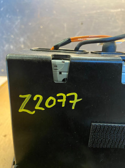 2003-2006 Volvo XC90 Center A/C Climate Control Radio Panel Bezel Z2077 DG8