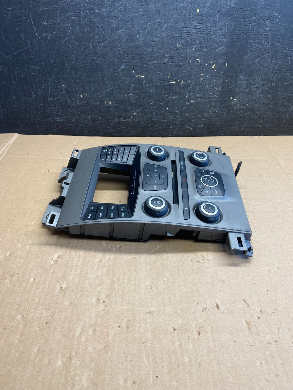 2010-2012 Ford Taurus Front Center Console Climate Radio Control Panel AI6308 DW1