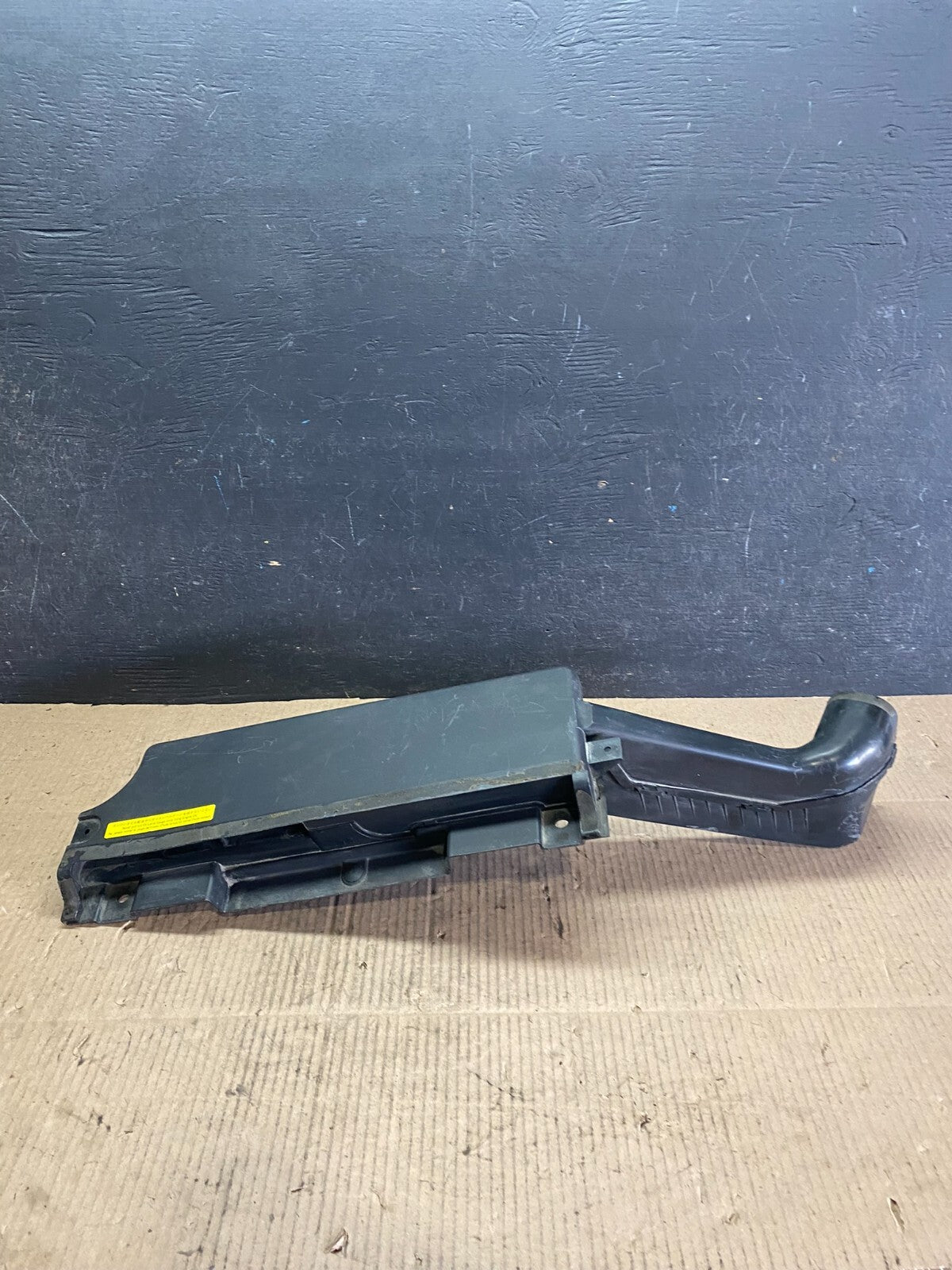 2003 to 2008 Nissan Murano Air Intake Cleaner Duct i3385 DG11