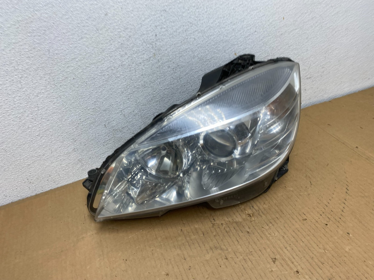 2008-2011 Mercedes C-Class C350 C300 Left Driver Halogen Headlight AD0820 DW2